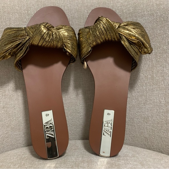 Zara Metallic Gold Bow Slide Sandals - Picture 3 of 3